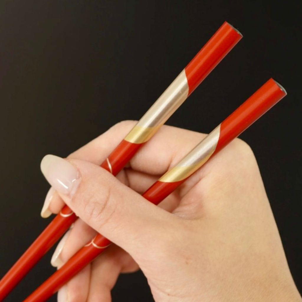 輪島仕立て 宵待月&箸置華桜 夫婦箸 桐箱入り