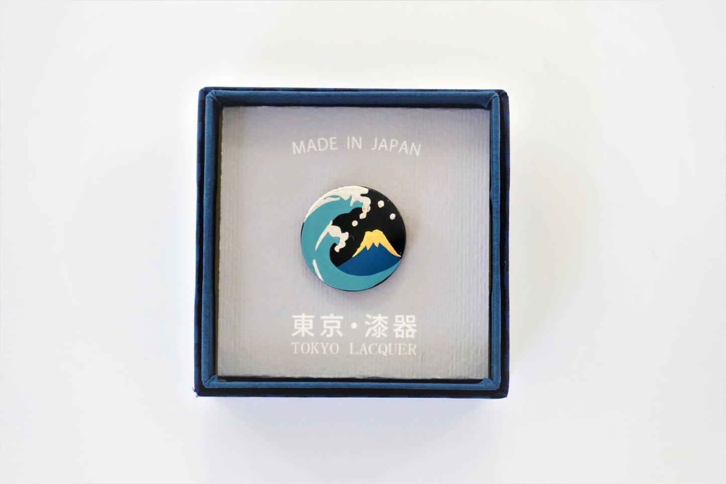 うるしピンズ 波に富士 箱入 正面