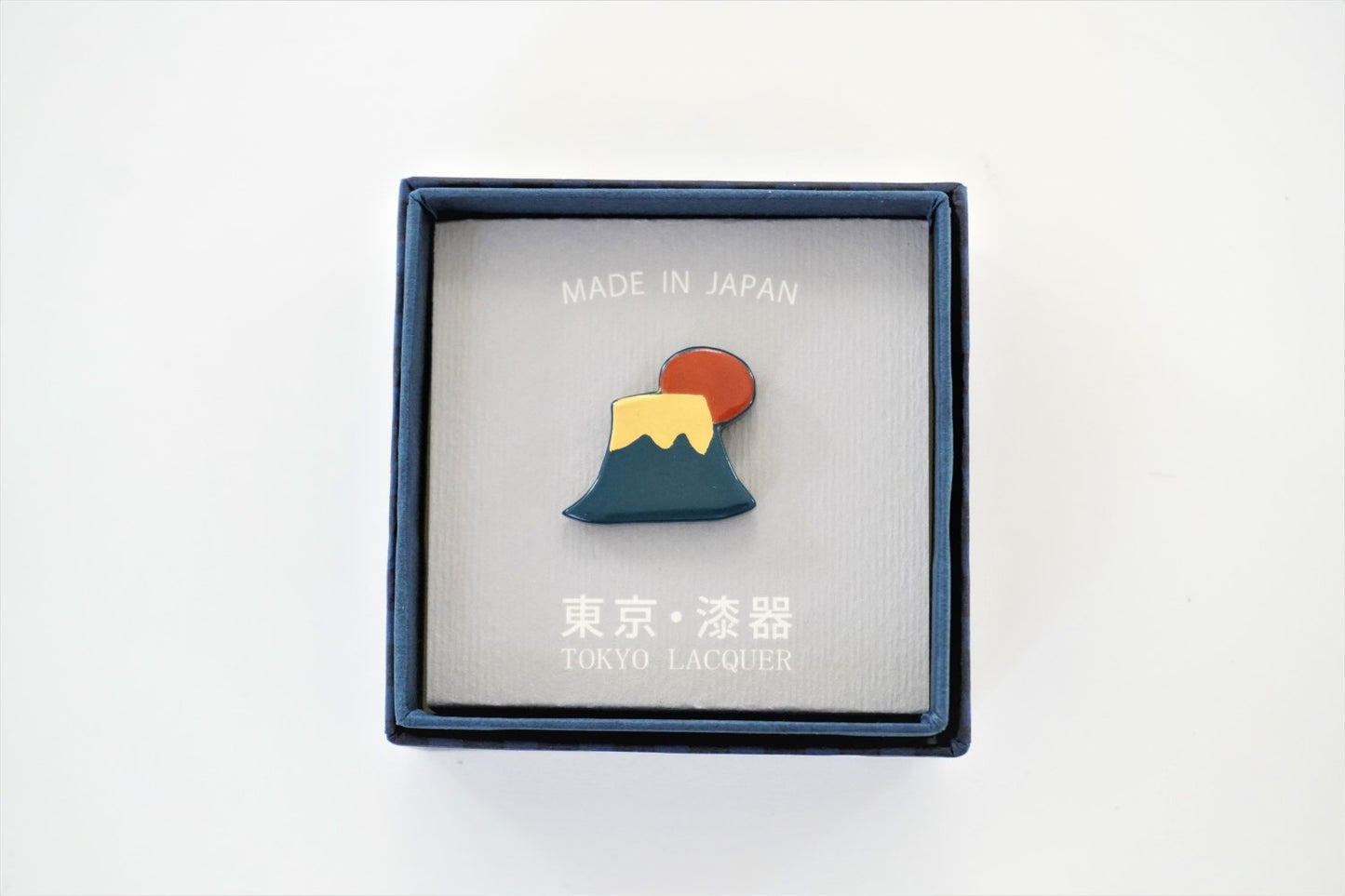 うるしピンズ 富士山 箱入 正面