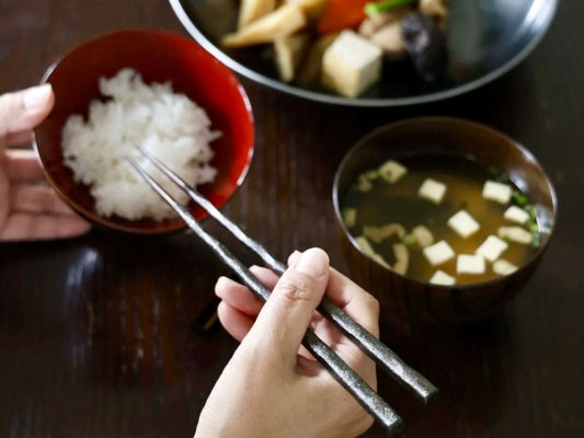 暮らしを彩る「お椀」と「お箸」。日常にこそ、本物を選ぶという贅沢を。