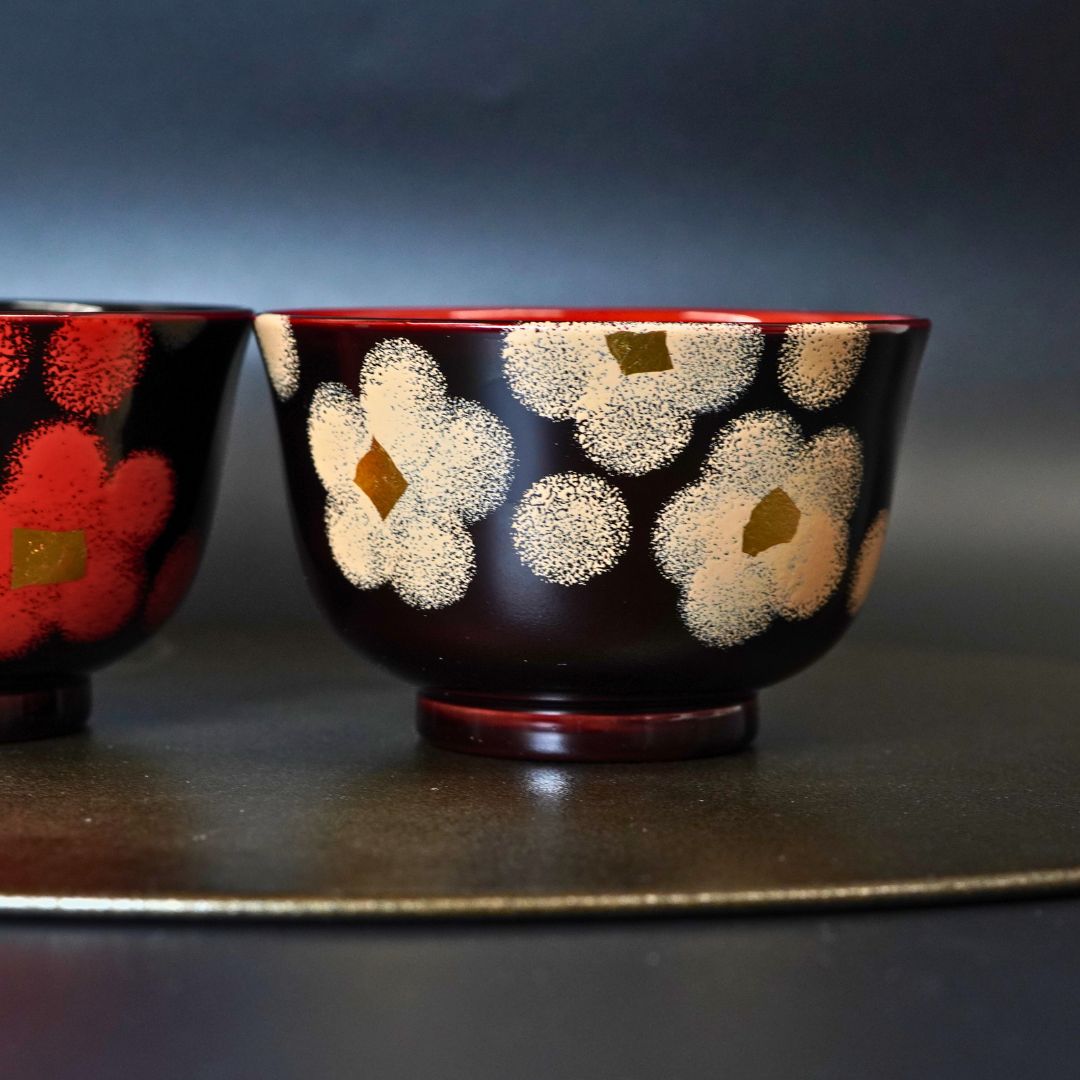 蒔絵のとても美しい大ぶりの椀です。 越前 うるし華夫婦椀 – 漆器 高翆