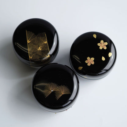越前 棗（桜蒔絵/沈金帯松/沈金寿松）
