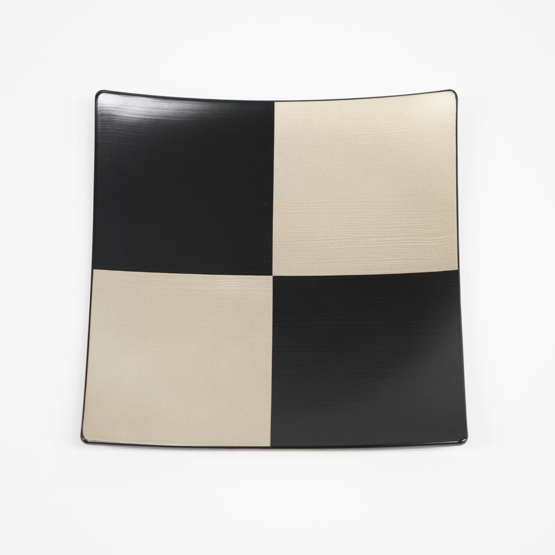 越前 7.5弥生皿 黒ハケ目市松 銀