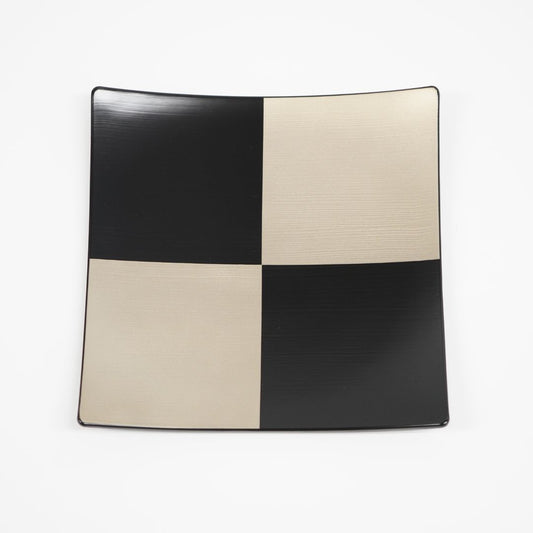 越前 7.5弥生皿 黒ハケ目市松 銀