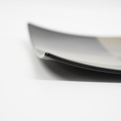 越前 7.5弥生皿 黒ハケ目市松 銀