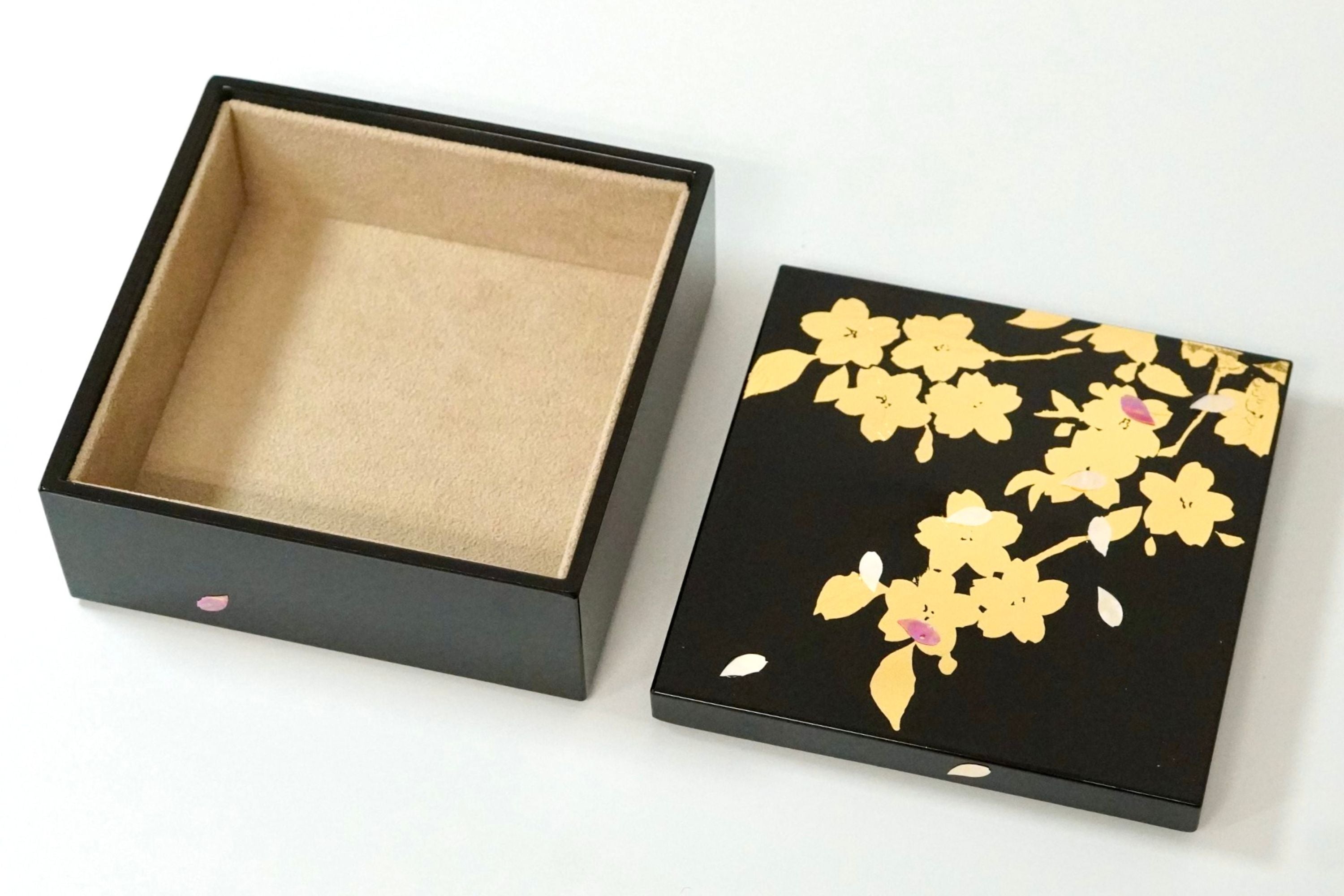 越前 金箔桜絵 角小箱 – 漆器高翆 - KOUSUI -