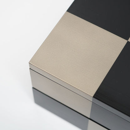 越前 二段重 黒ハケ目市松