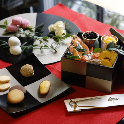 越前 二段重 黒ハケ目市松