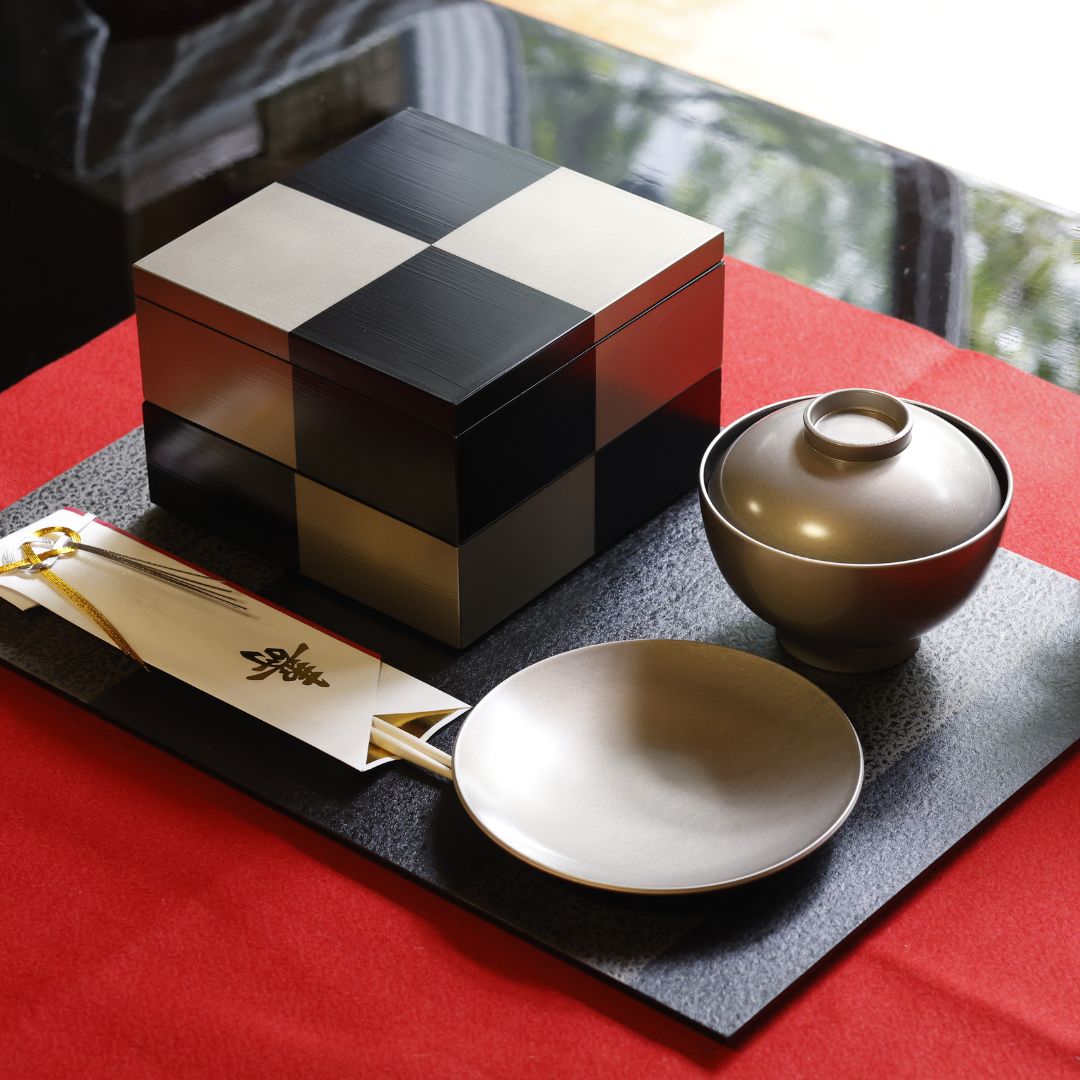 越前 二段重 黒ハケ目市松