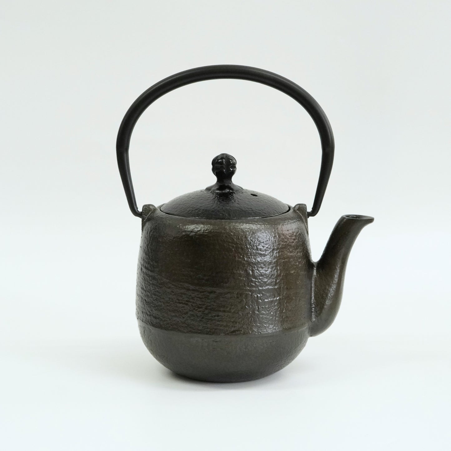 南部鉄器　越前塗　うるしポット なつめ型