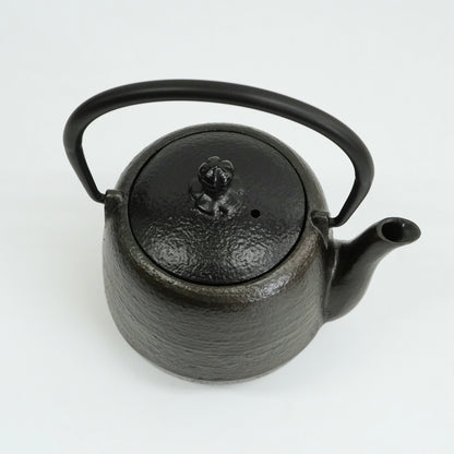 南部鉄器　越前塗　うるしポット なつめ型