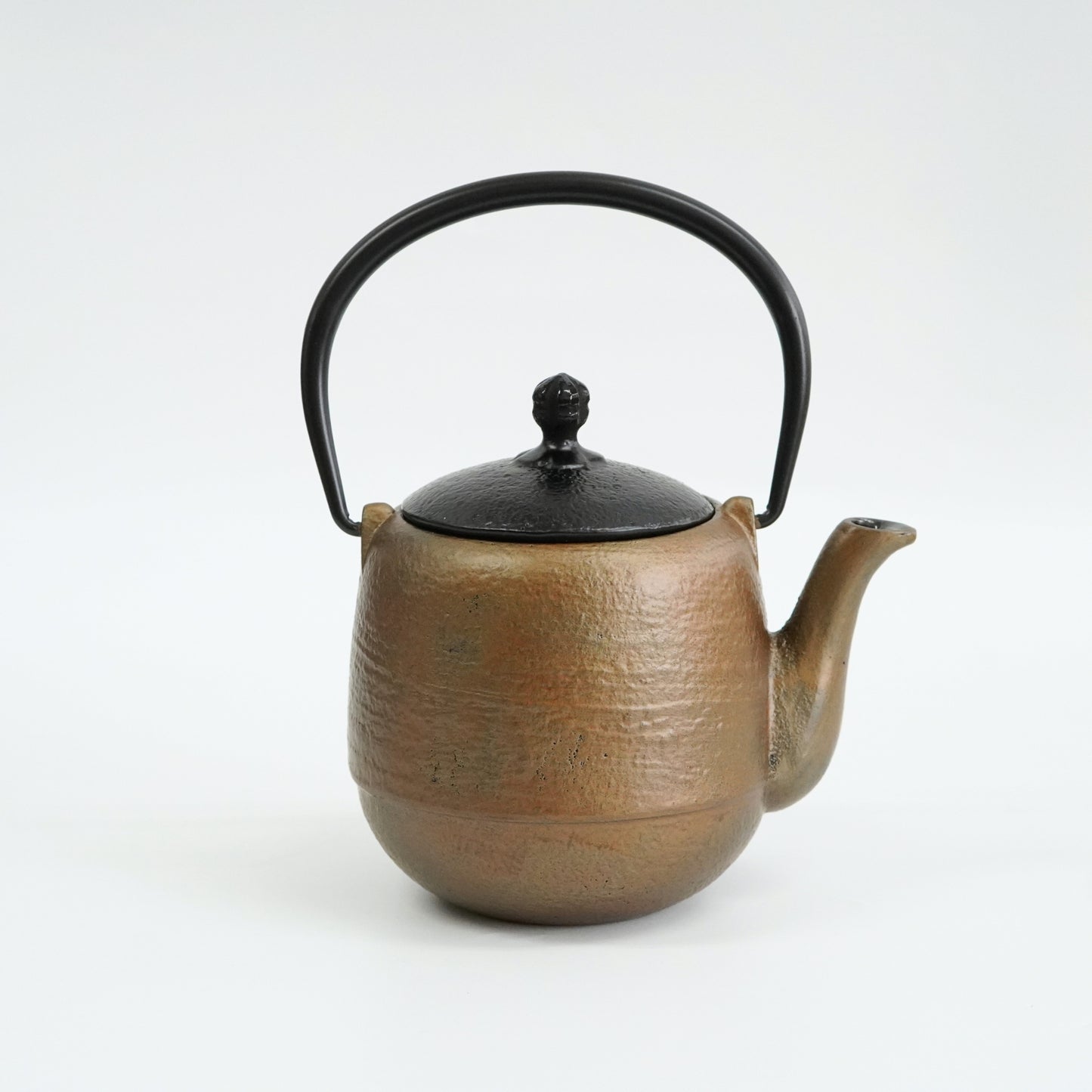 南部鉄器　越前塗　うるしポット なつめ型