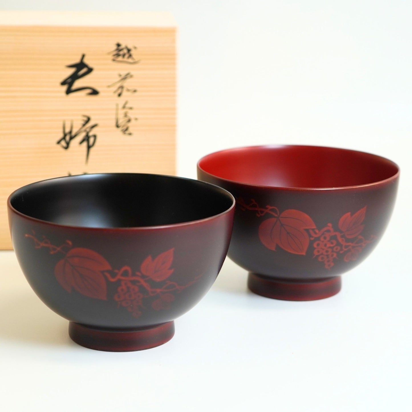 越前 白檀葡萄夫婦椀