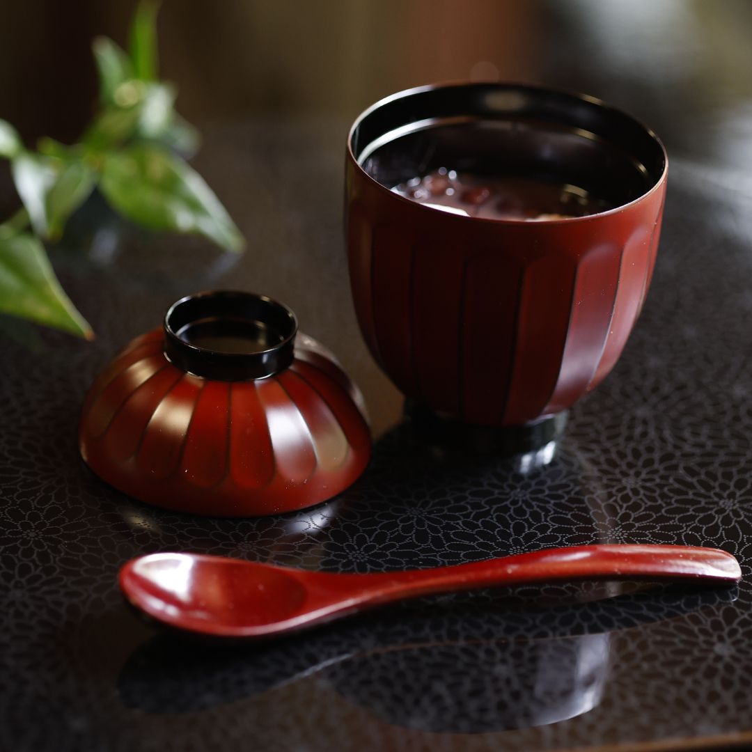 越前 菊割小吸物椀 – 漆器 高翆